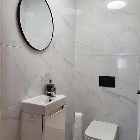 Piekny Centrum 2 Sypialnie Z Basenem *