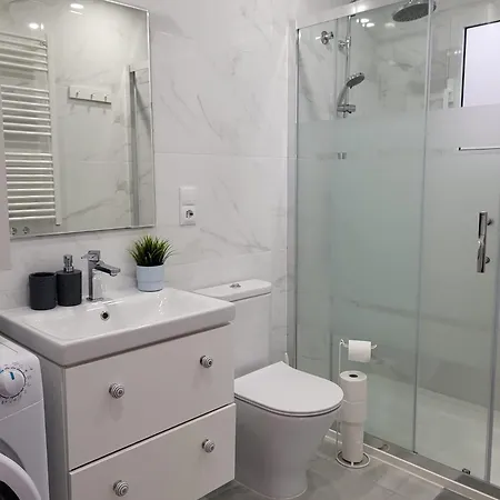 Piekny Centrum 2 Sypialnie Z Basenem