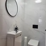 Piekny Centrum 2 Sypialnie Z Basenem *